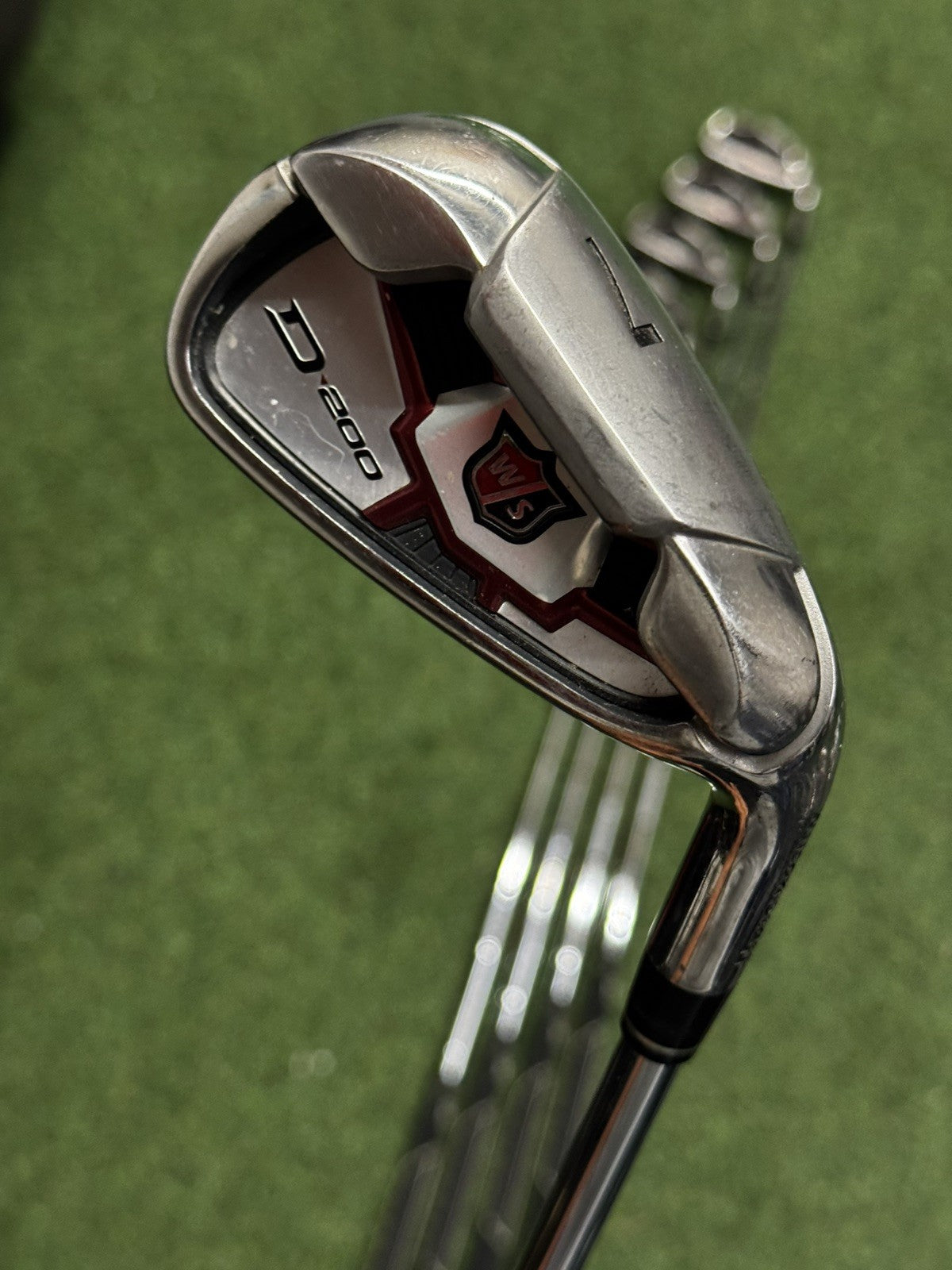 Wilson D200 Iron Set 5-PW+SW Uniflex Wilson Steel Shafts