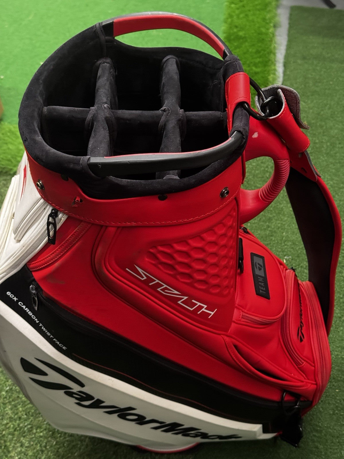 Taylormade Stealth 2 Tour Bag + Raincover