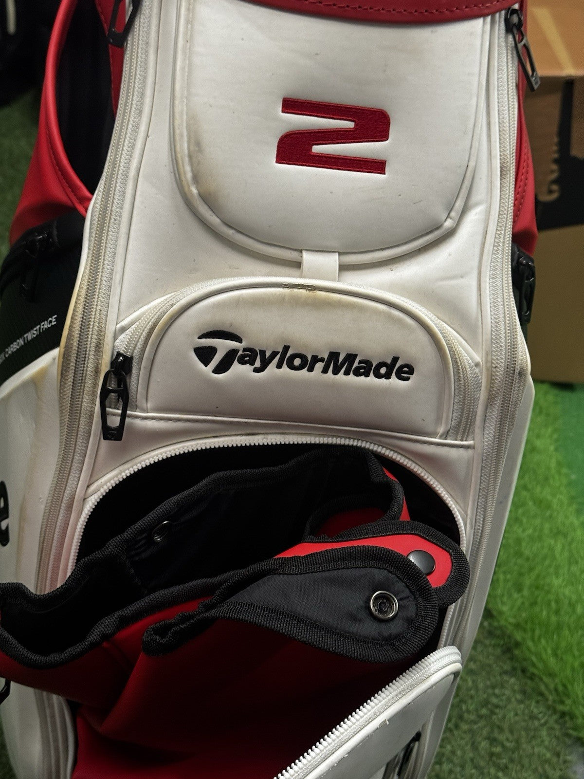 Taylormade Stealth 2 Tour Bag + Raincover