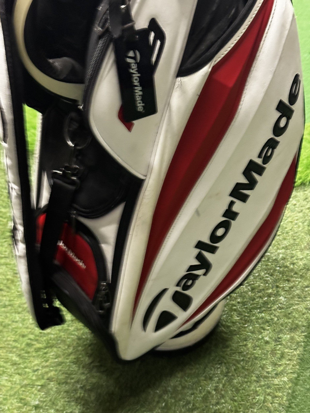 Taylormade R9 Burner Tour Bag 