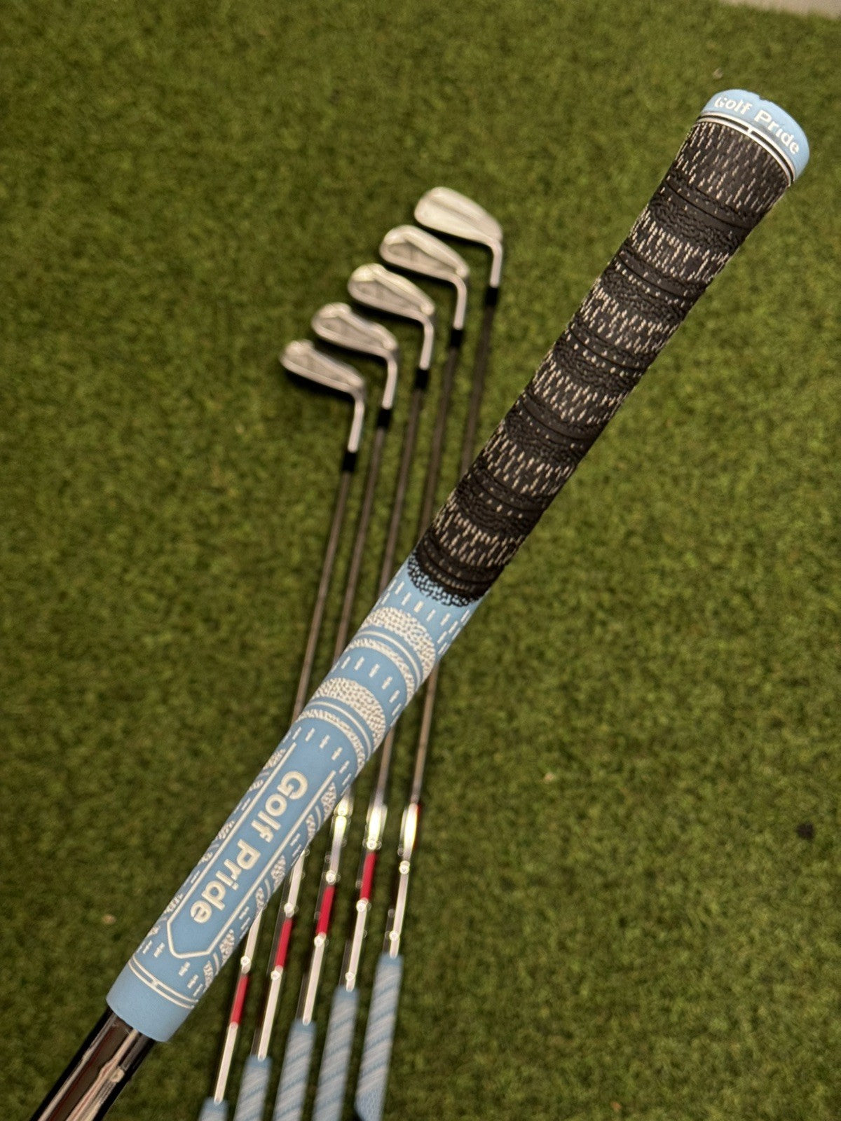 Taylormade P.7CB/P770 Combo Iron Set 5-PW KBS Tour X Stiff Shafts