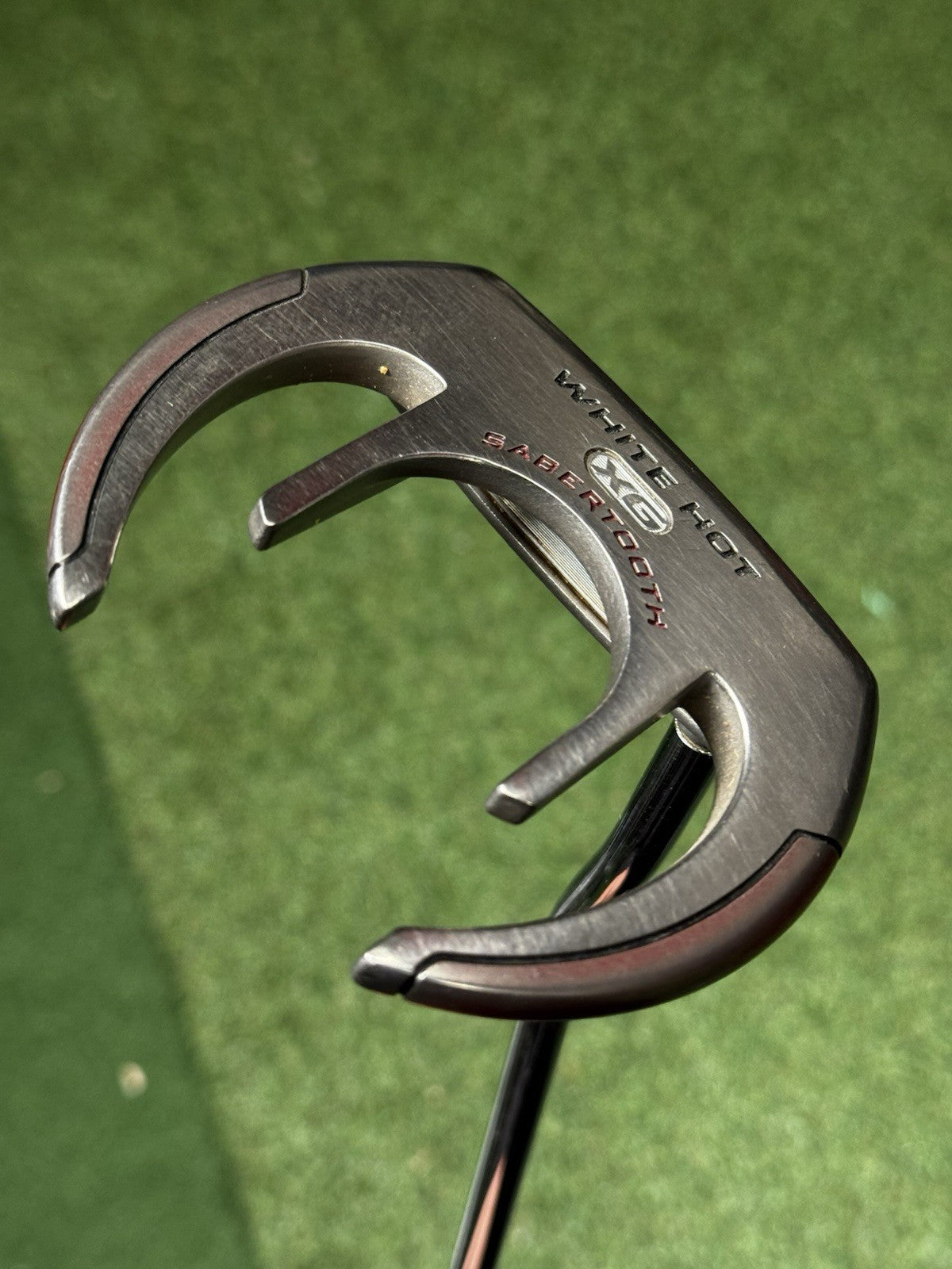 Odyssey White Hot XG Sabertooth Putter 34 Inch
