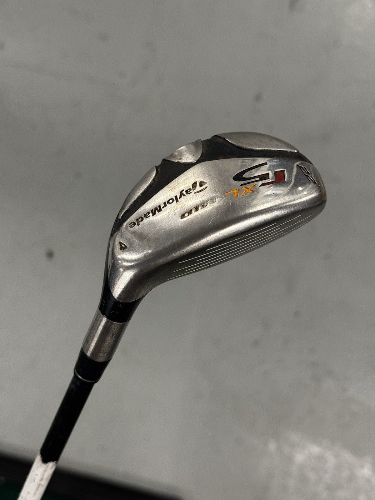 Taylormade R5 XL #4 Hybrid 22 Degree Regular Flex Shaft *Used*