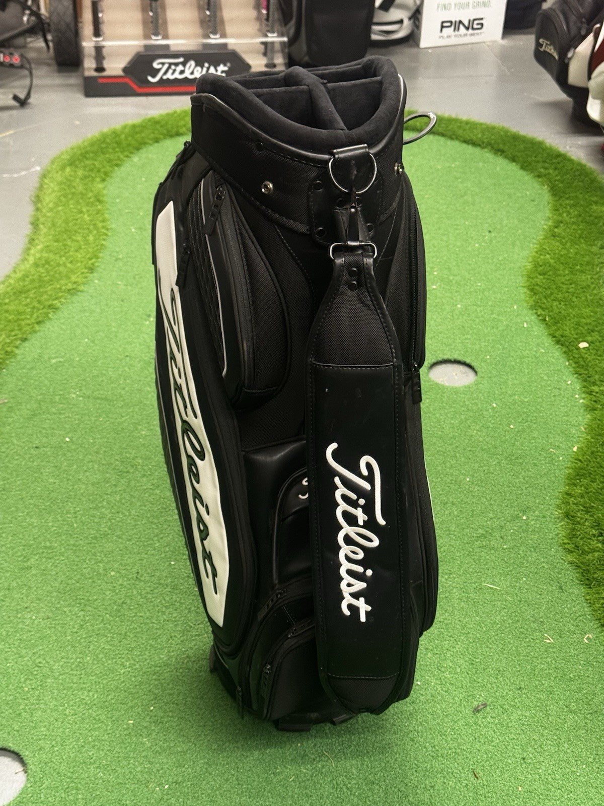 Titleist Tour Staff Bag Black/White