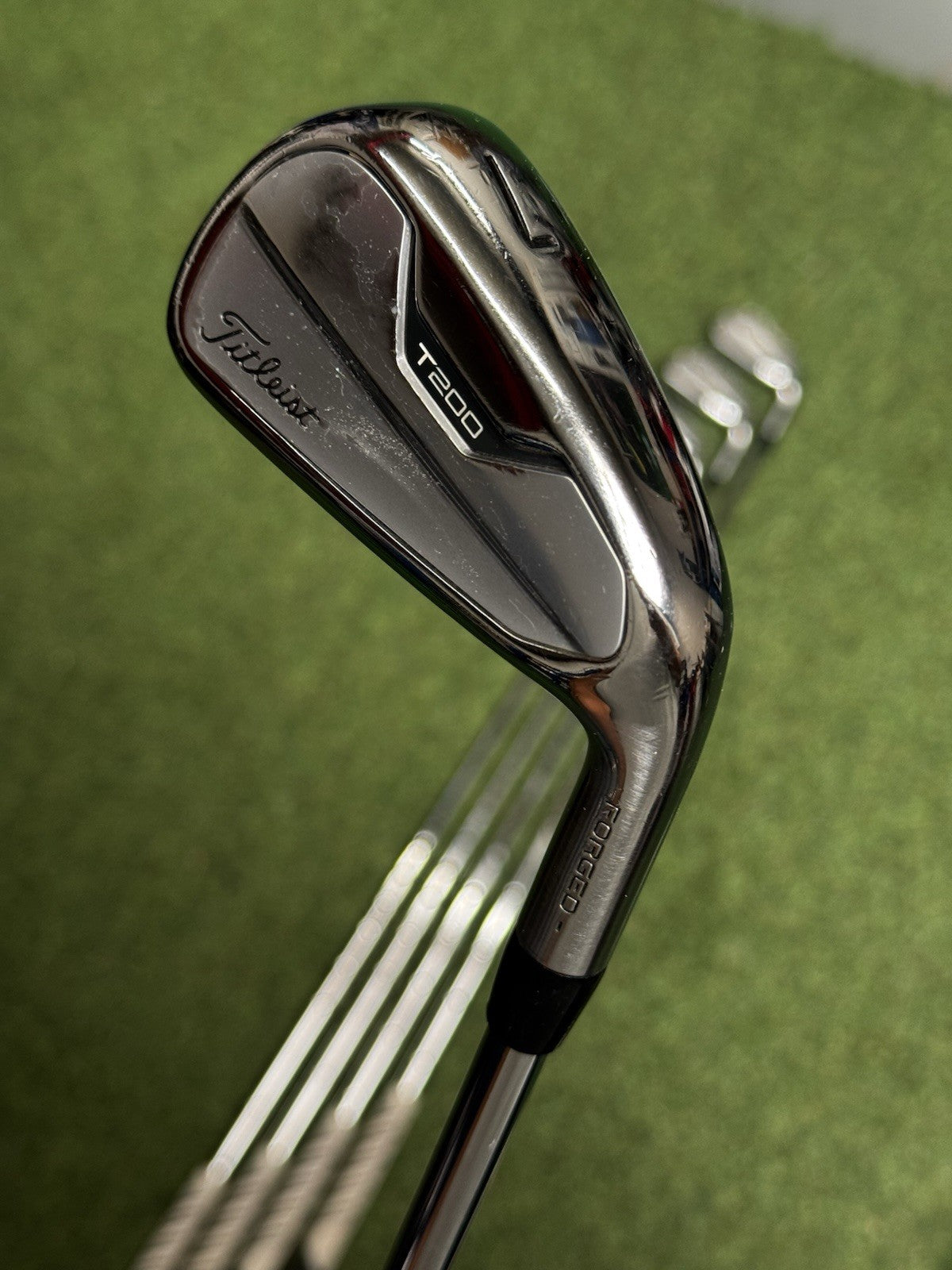 Titleist T200 2021 Iron Set 5-PW+GW Regular Flex AMT R300 Black Steel Shafts