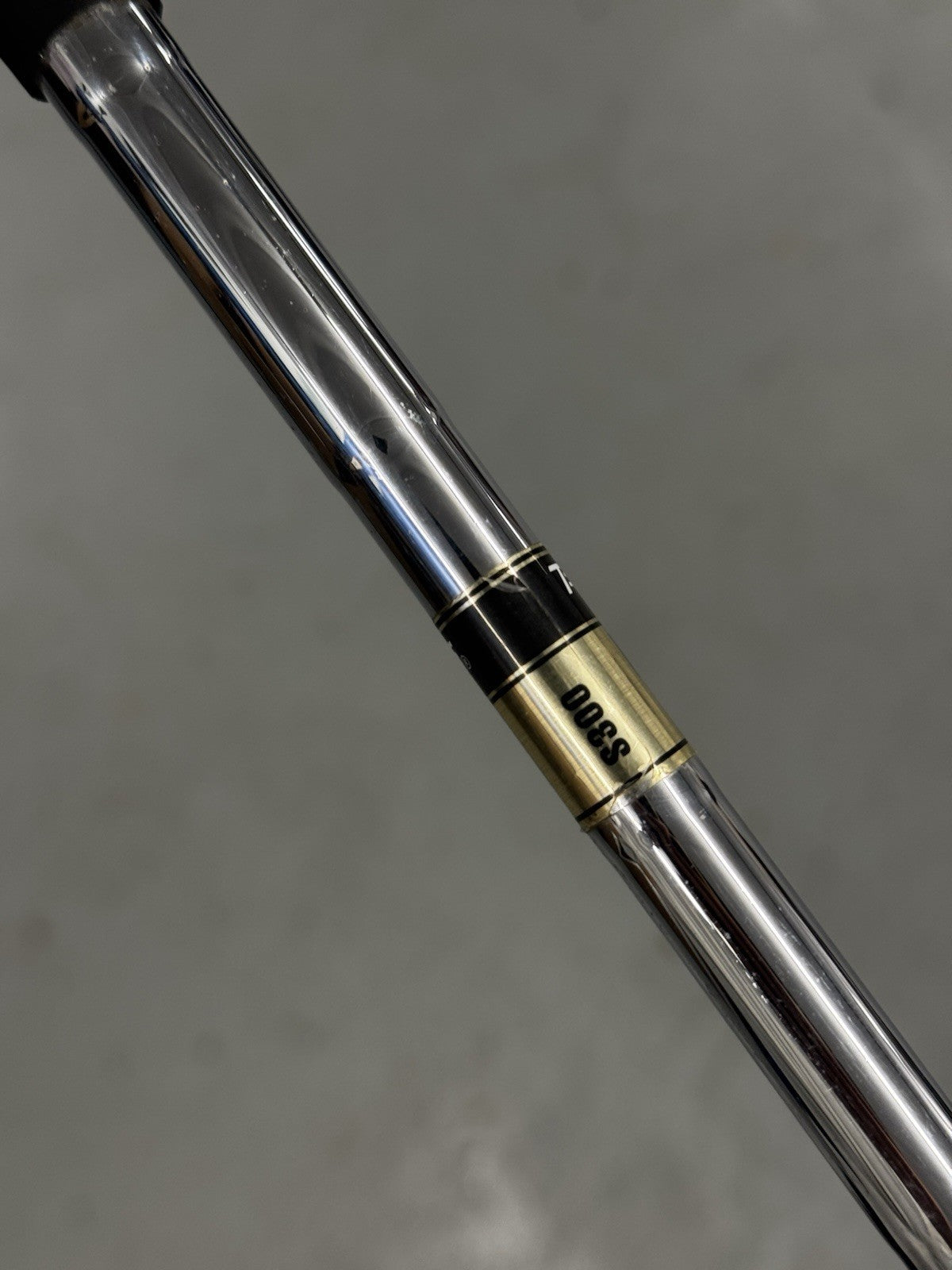 Titleist 695MB #6 Iron Stiff Flex S300 Dynamic Gold Shaft