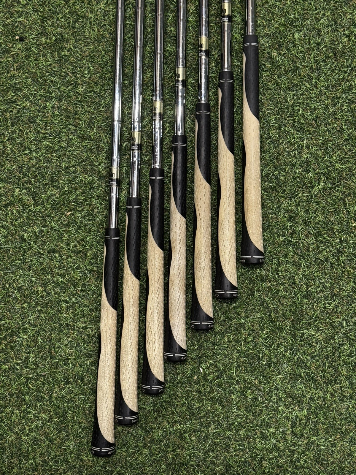 TaylorMade R9 TP Forged Iron Set 4-PW Stiff Flex Dynamic Gold S300 Steel Shafts