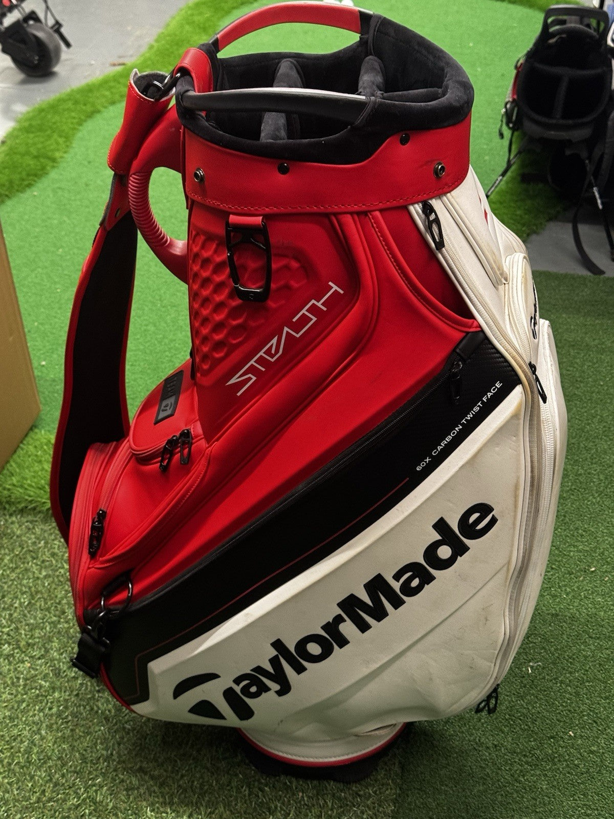 Taylormade Stealth 2 Tour Bag + Raincover