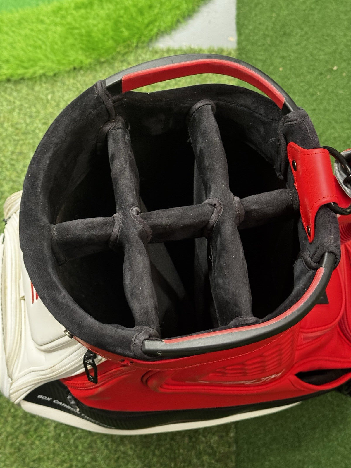 Taylormade Stealth 2 Tour Bag + Raincover