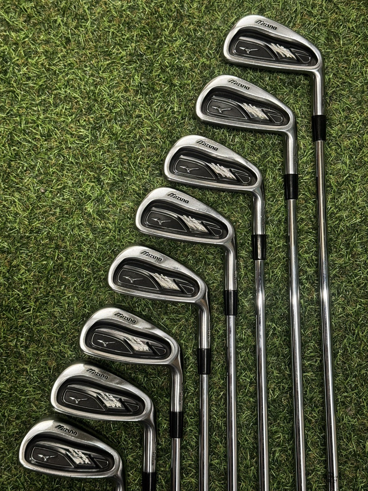 Mizuno JPX 800 Pro Iron Set 3-PW Regular Flex Dynamic Gold R300 Shafts
